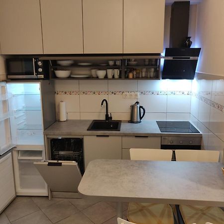 Apartman Renata Omiš Buitenkant foto