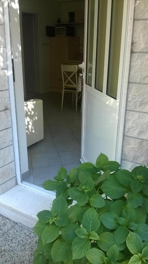 Apartman Renata Omiš Buitenkant foto
