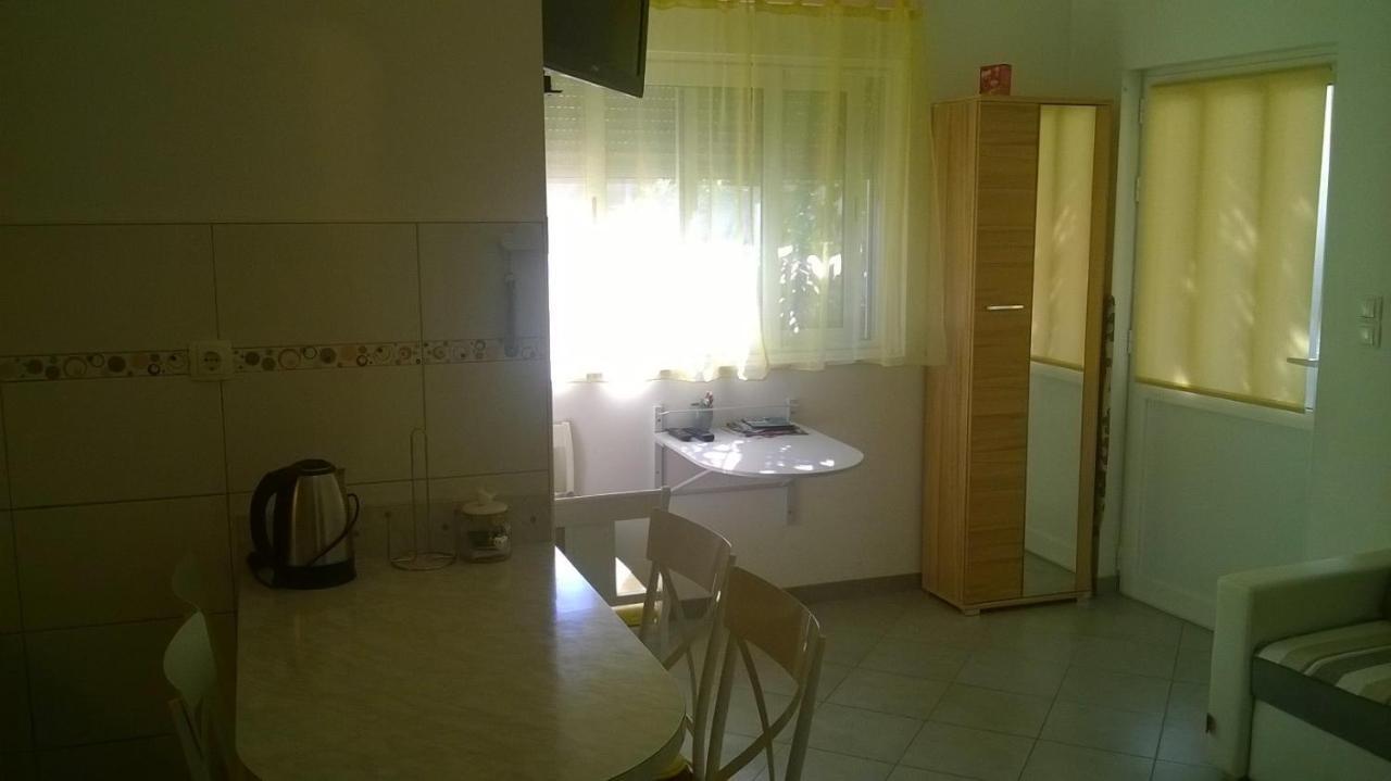 Apartman Renata Omiš Buitenkant foto