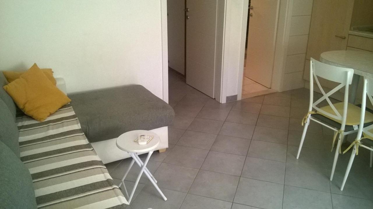 Apartman Renata Omiš Buitenkant foto